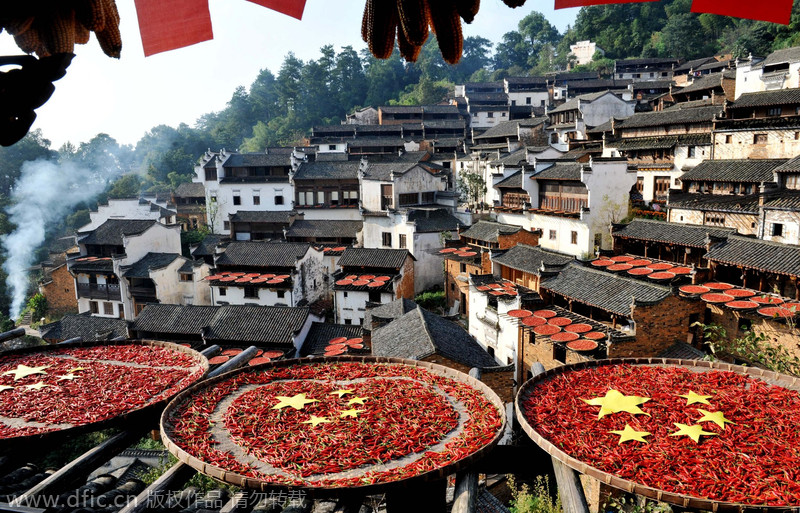 China Nationalfeiertag, Wuyuan, Flagge in Chilli